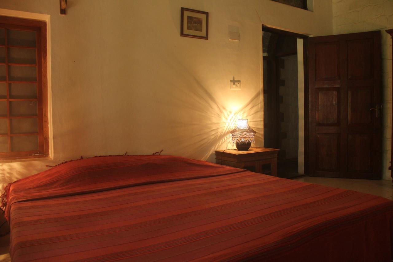 Isai Ambalam Guest House Pondicherry Exterior foto